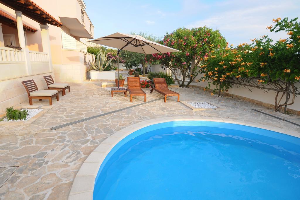 Apartments Villa Marnii Kožino エクステリア 写真
