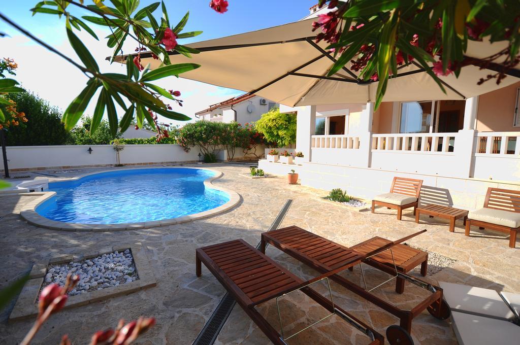 Apartments Villa Marnii Kožino エクステリア 写真