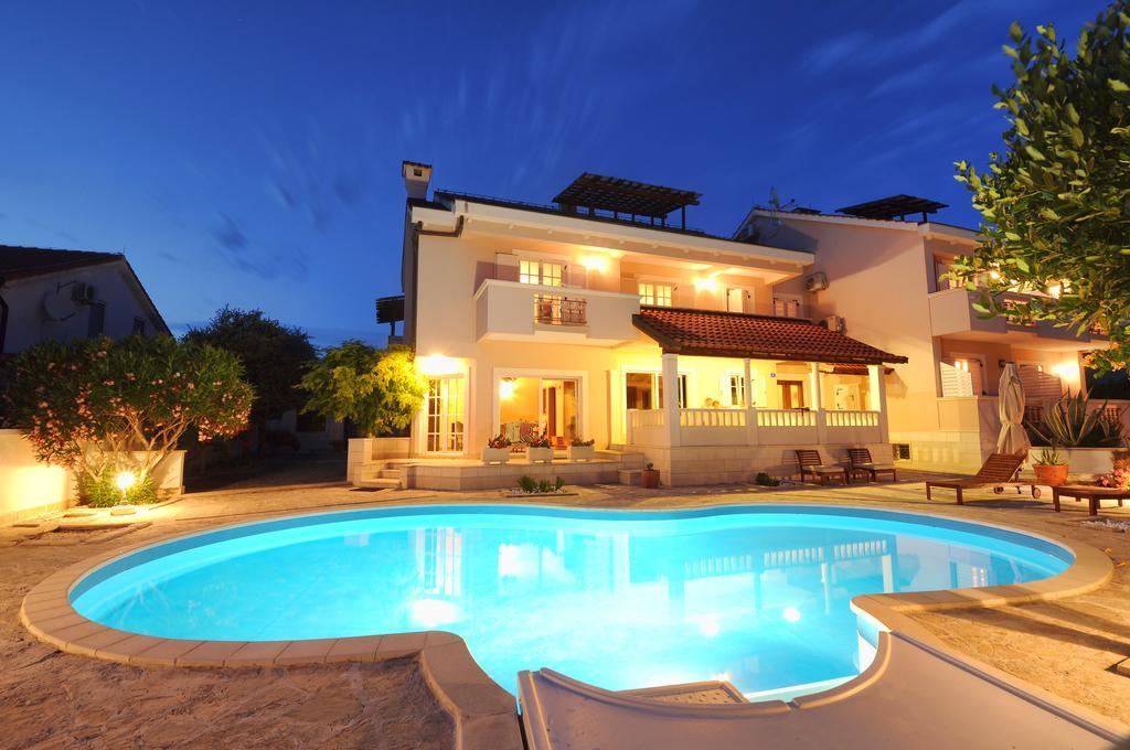 Apartments Villa Marnii Kožino エクステリア 写真
