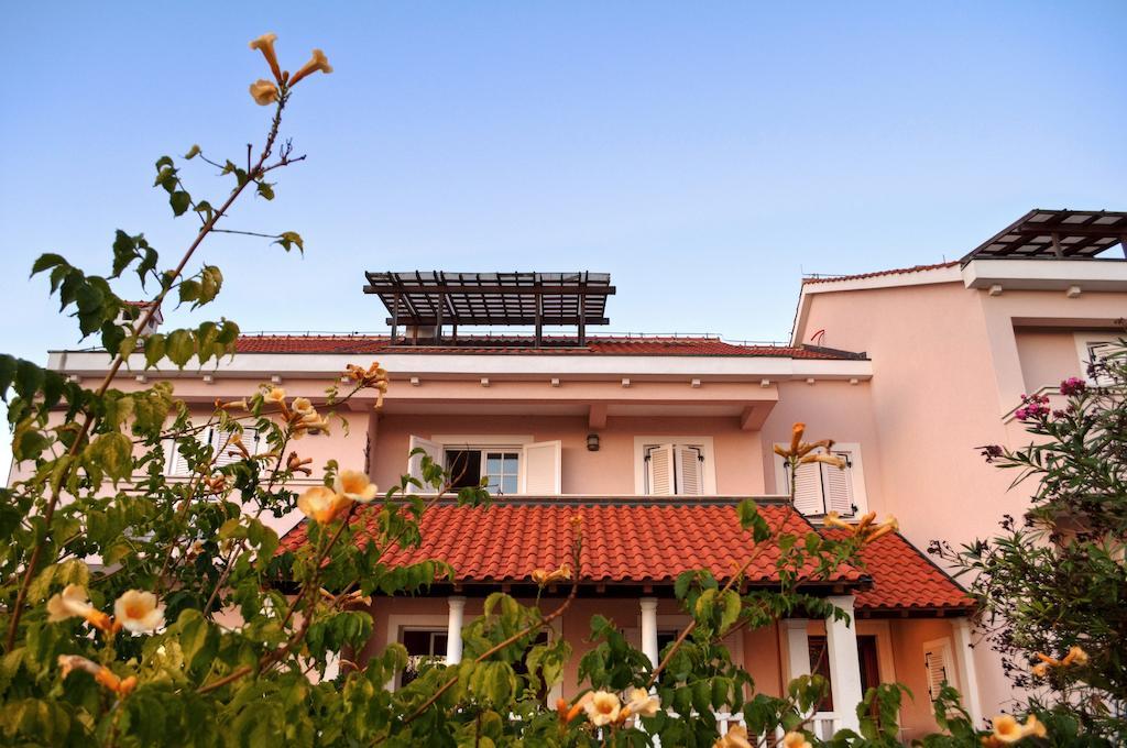 Apartments Villa Marnii Kožino エクステリア 写真