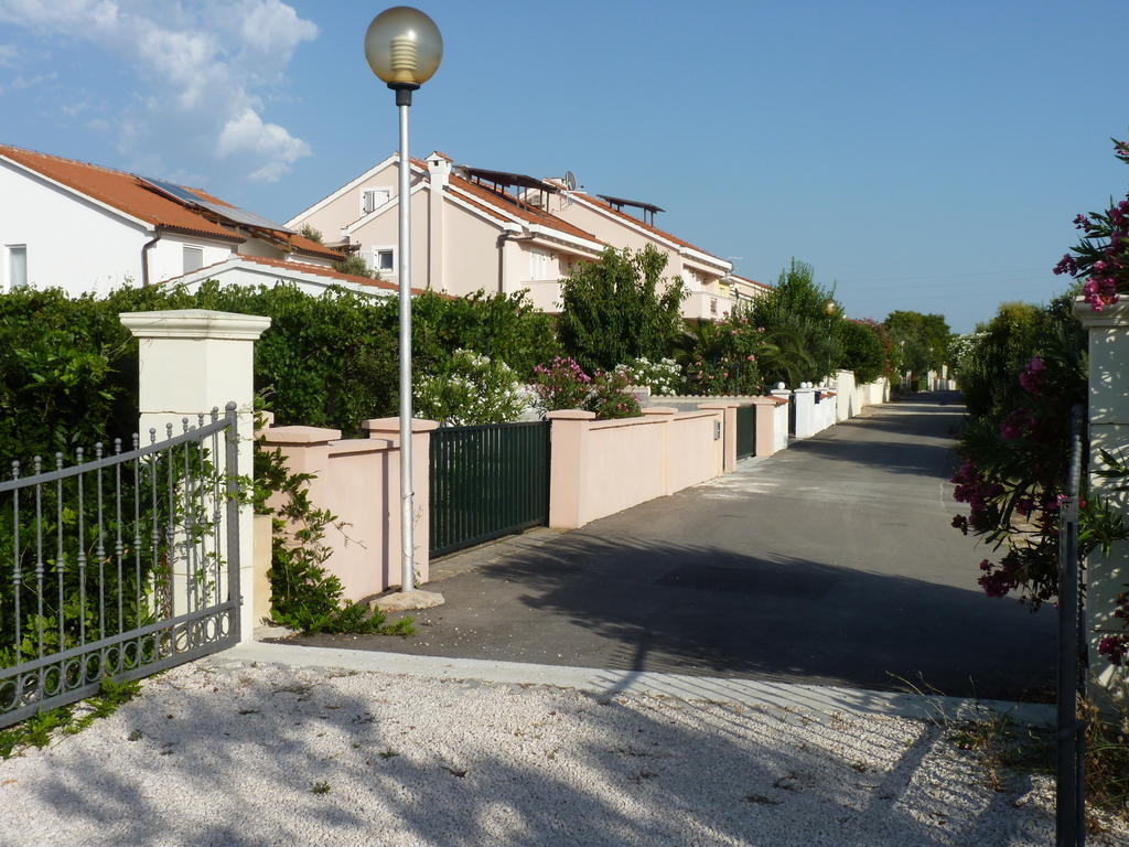 Apartments Villa Marnii Kožino エクステリア 写真