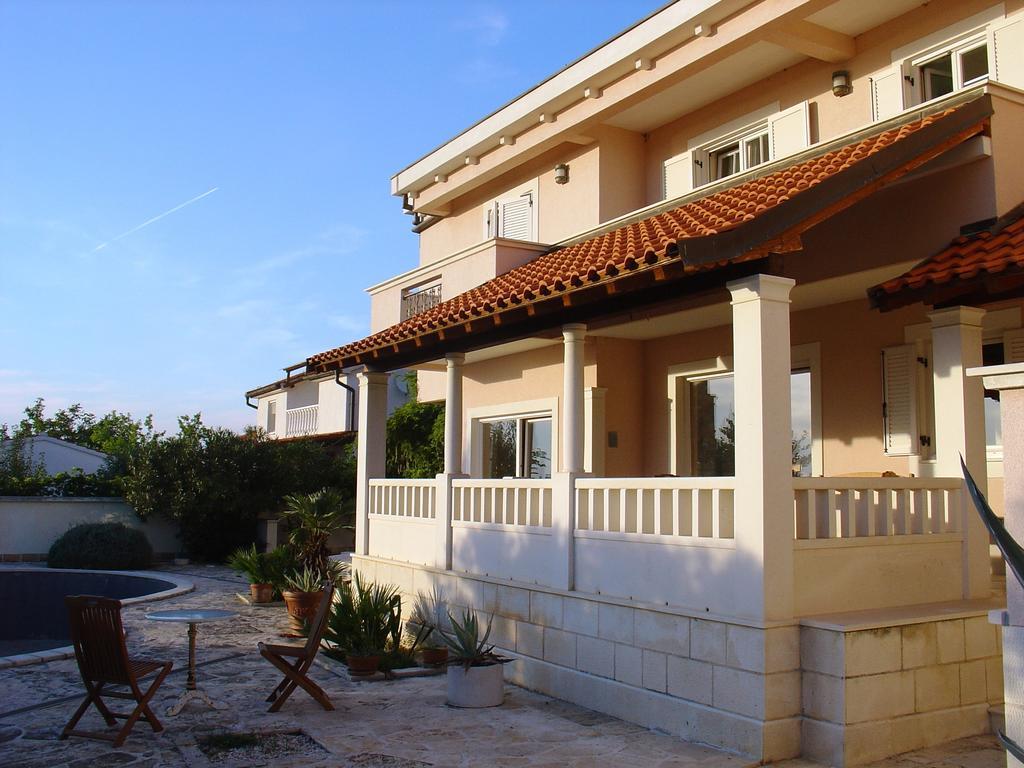 Apartments Villa Marnii Kožino エクステリア 写真