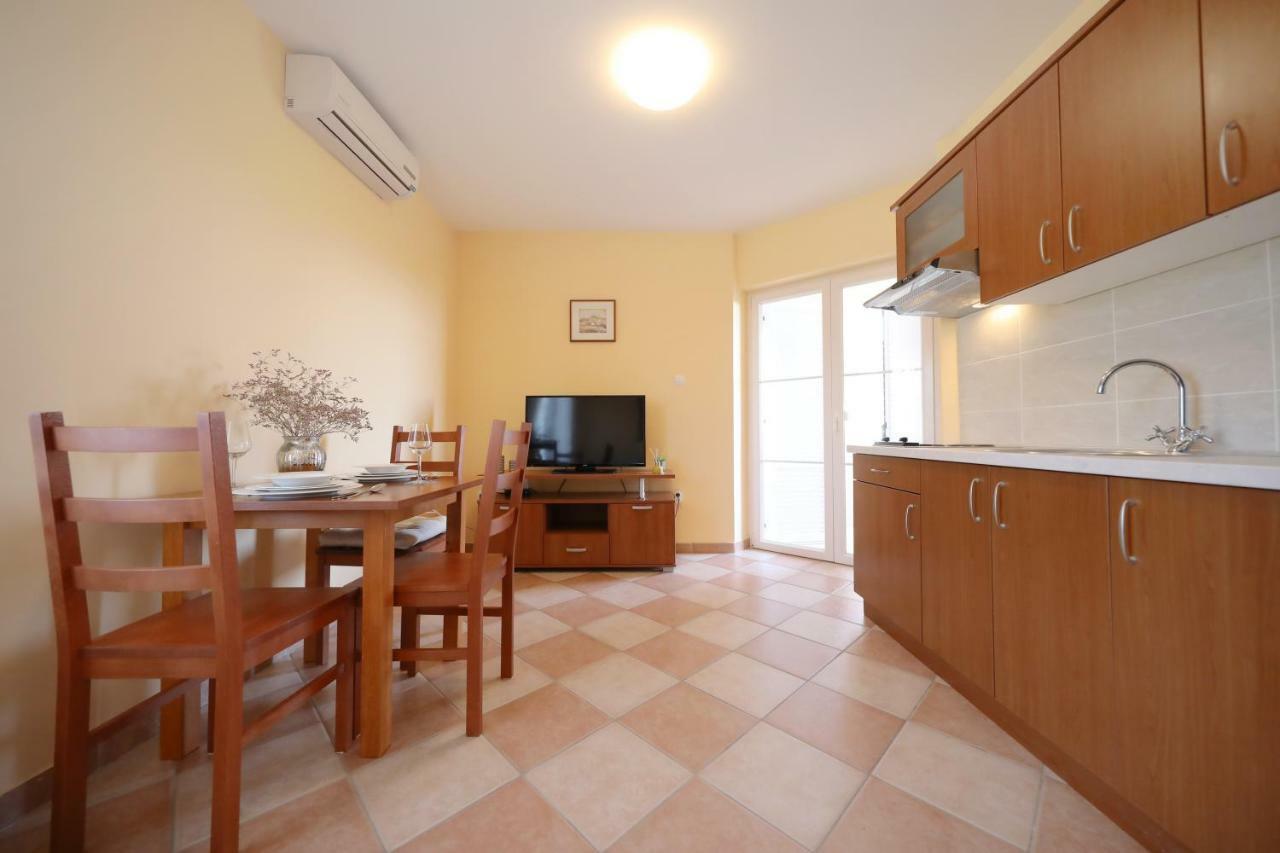 Apartments Villa Marnii Kožino エクステリア 写真