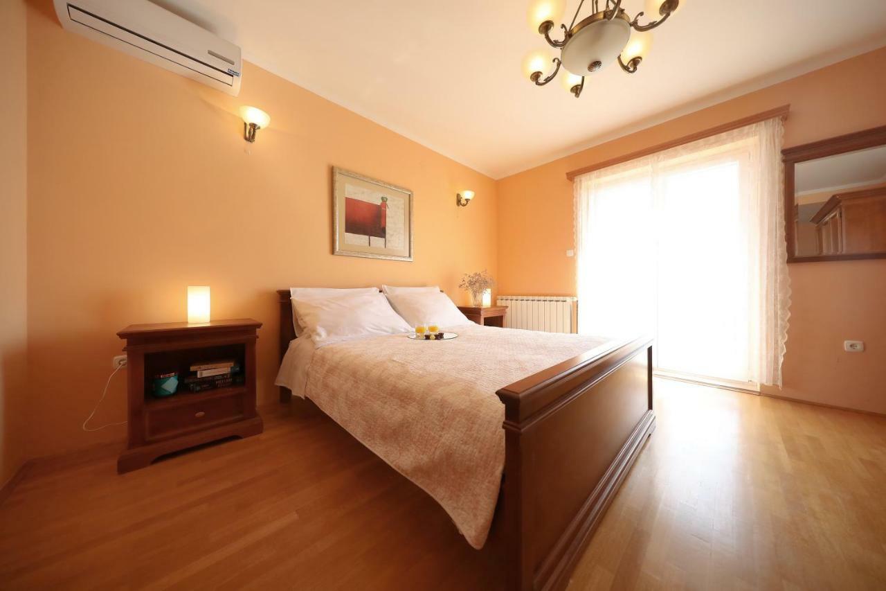 Apartments Villa Marnii Kožino エクステリア 写真