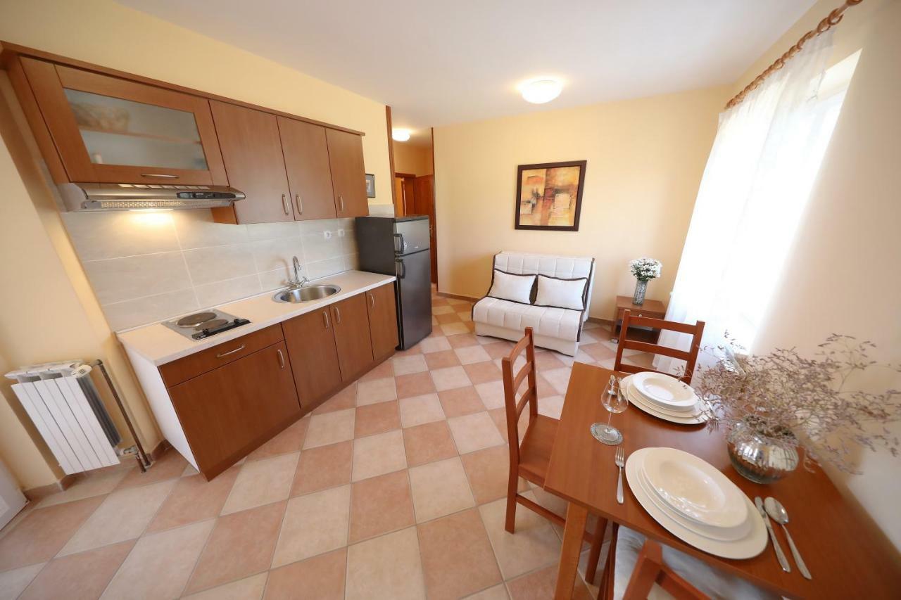 Apartments Villa Marnii Kožino エクステリア 写真