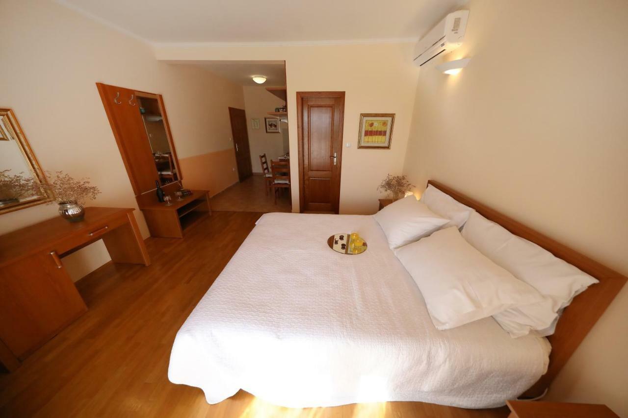 Apartments Villa Marnii Kožino エクステリア 写真
