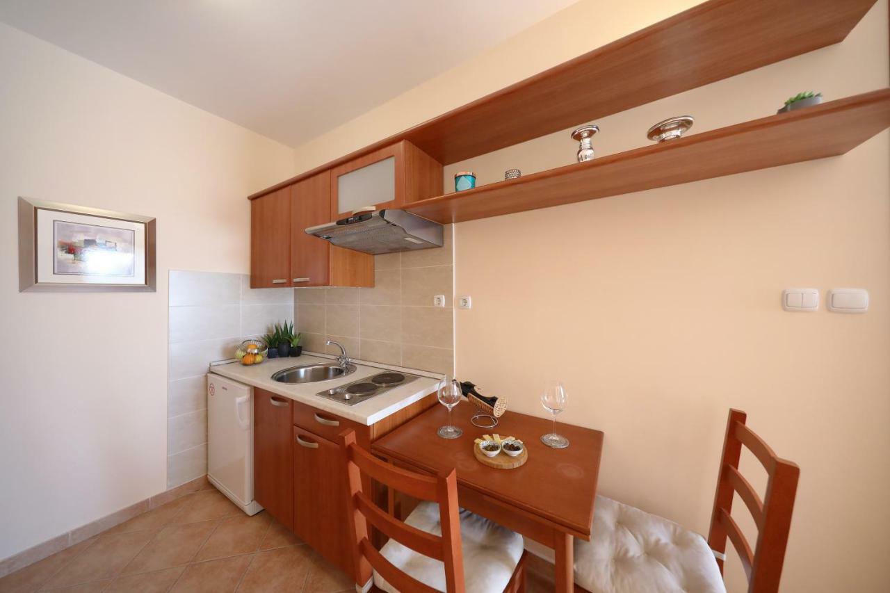 Apartments Villa Marnii Kožino エクステリア 写真