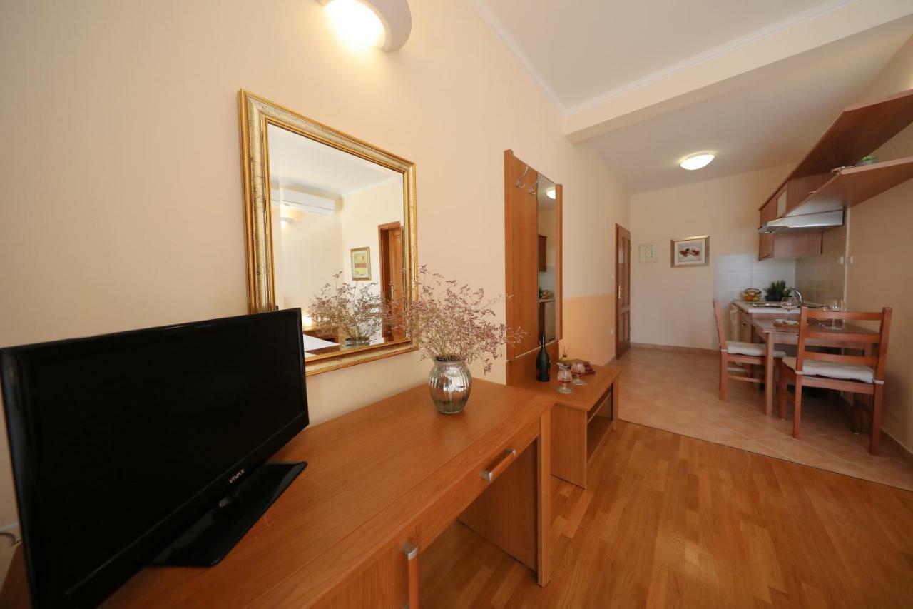 Apartments Villa Marnii Kožino エクステリア 写真