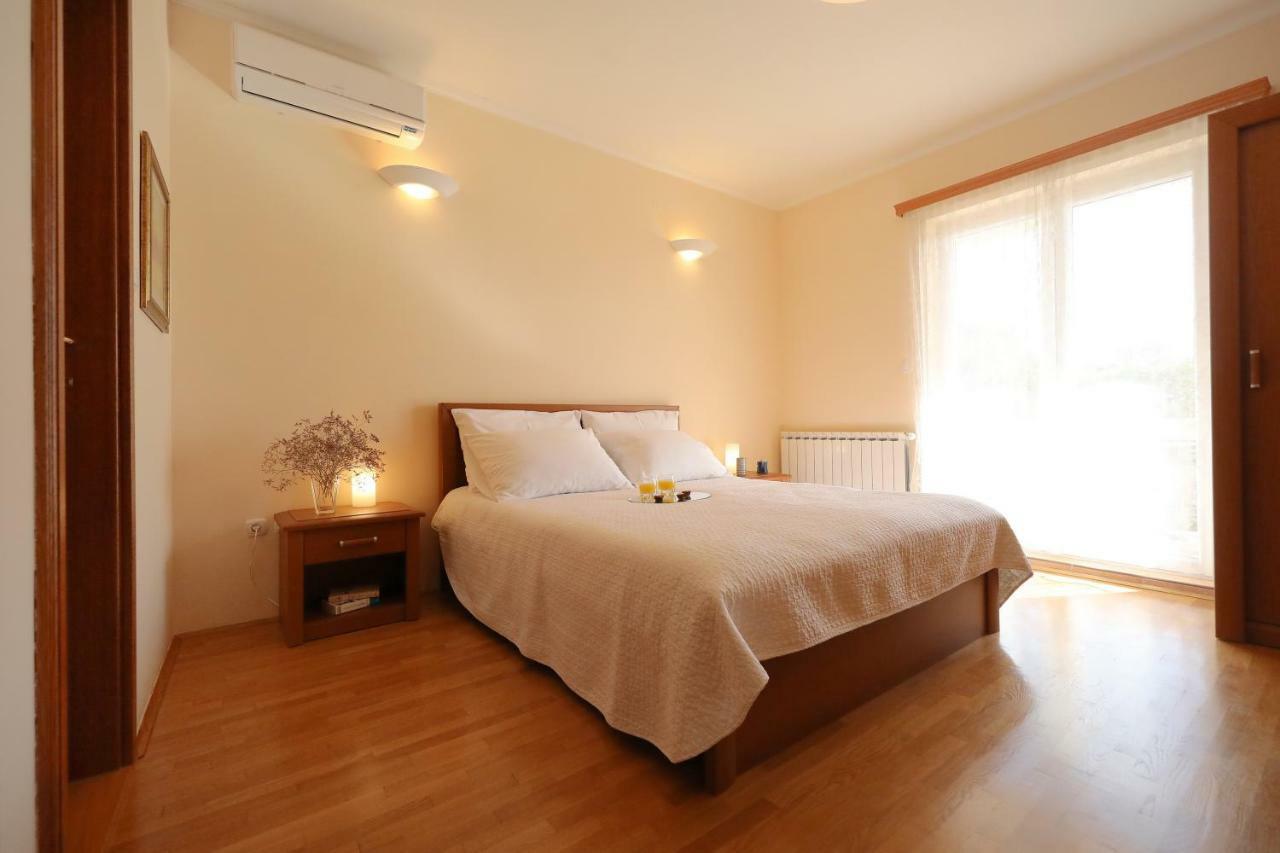 Apartments Villa Marnii Kožino エクステリア 写真