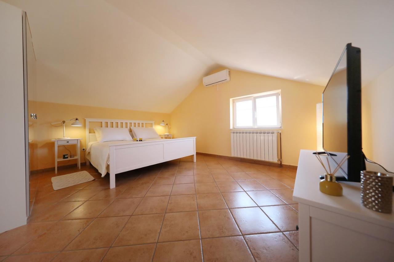 Apartments Villa Marnii Kožino エクステリア 写真